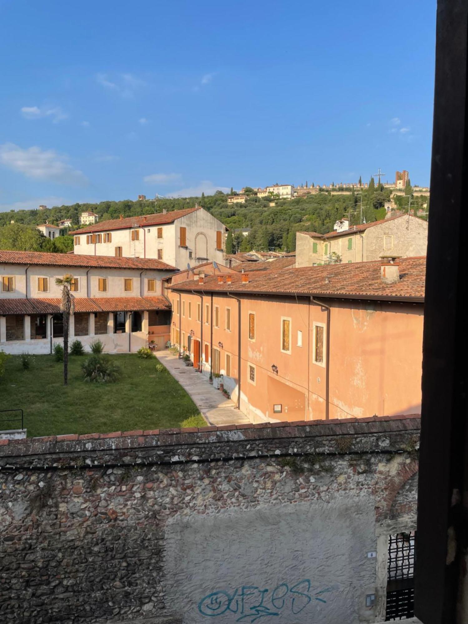 La Veronetta Di Franca Bagian luar foto